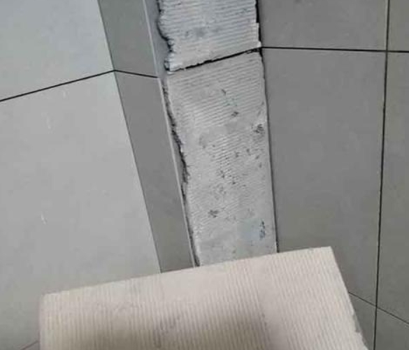 麦积瓷砖空鼓维修公司分享下厨房瓷砖脱落的补救措施。